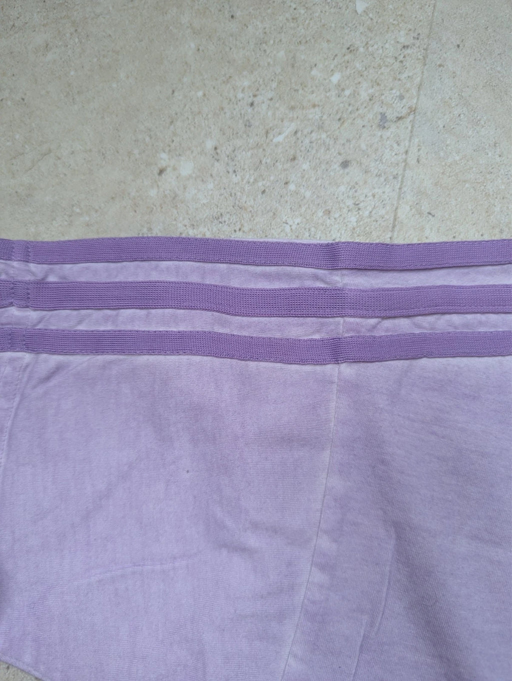 T-shirt Adidas Lila