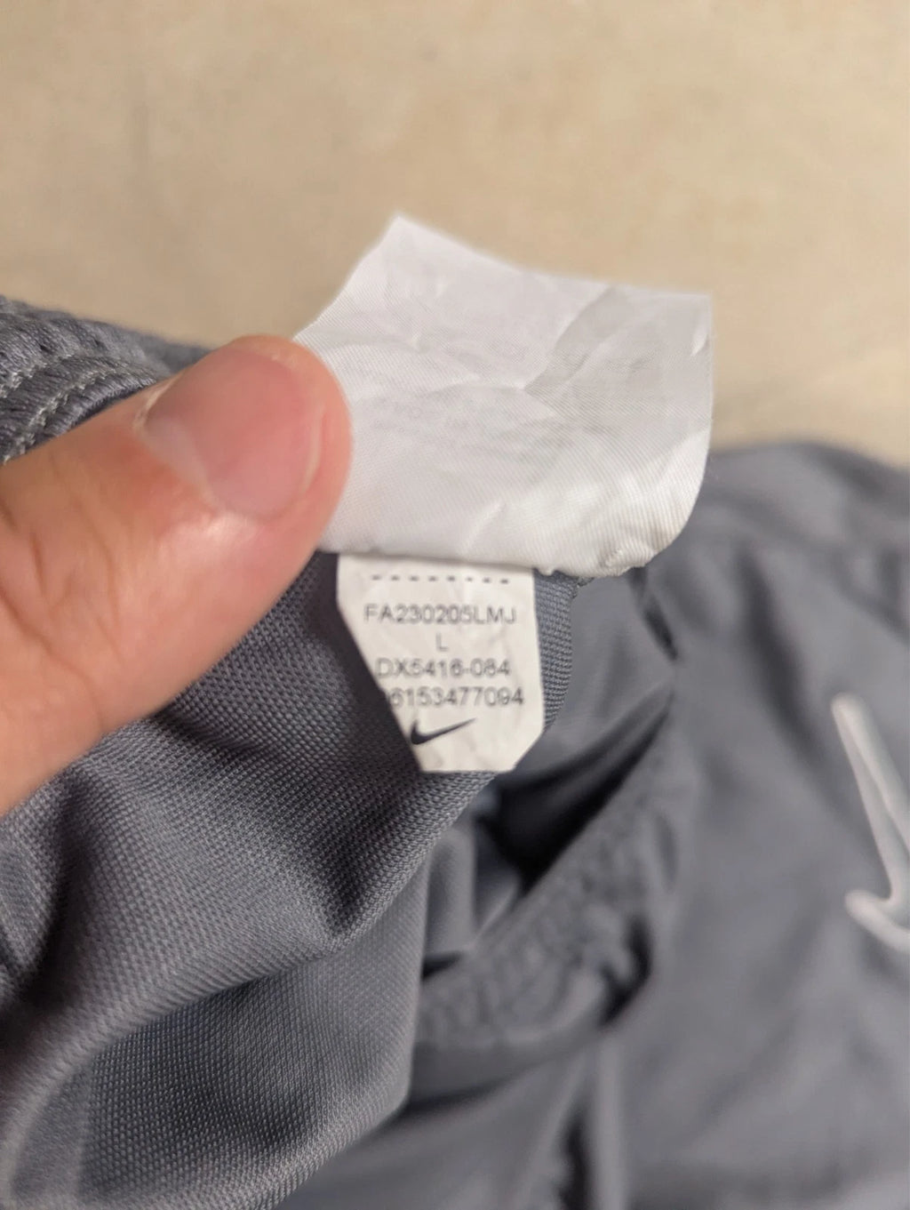 Short fluide Nike gris