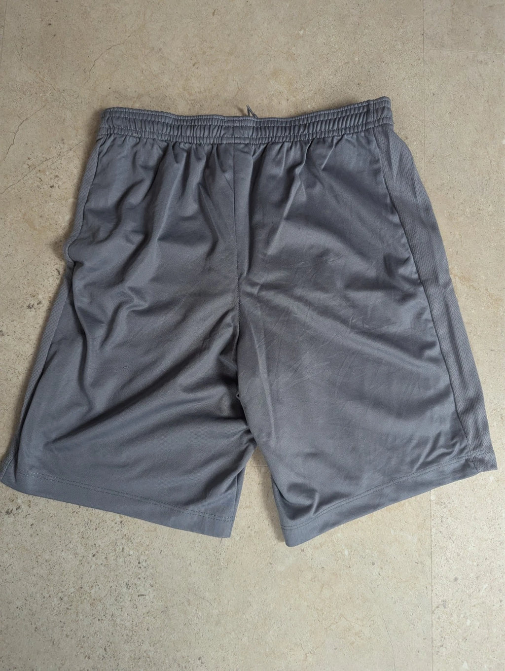 Short fluide Nike gris