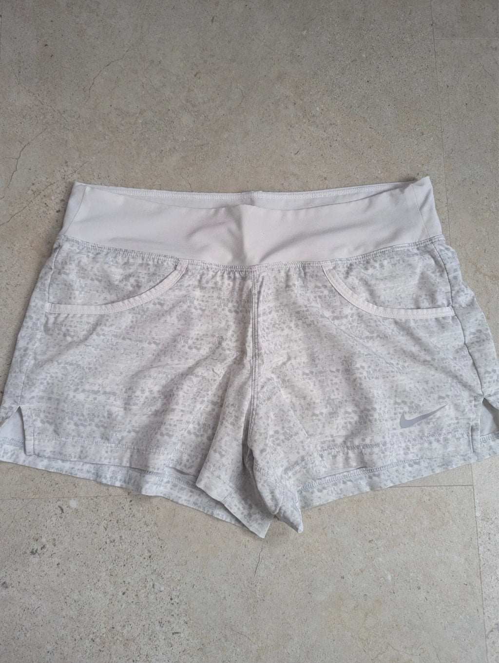 Short 2 en 1 Nike blanc