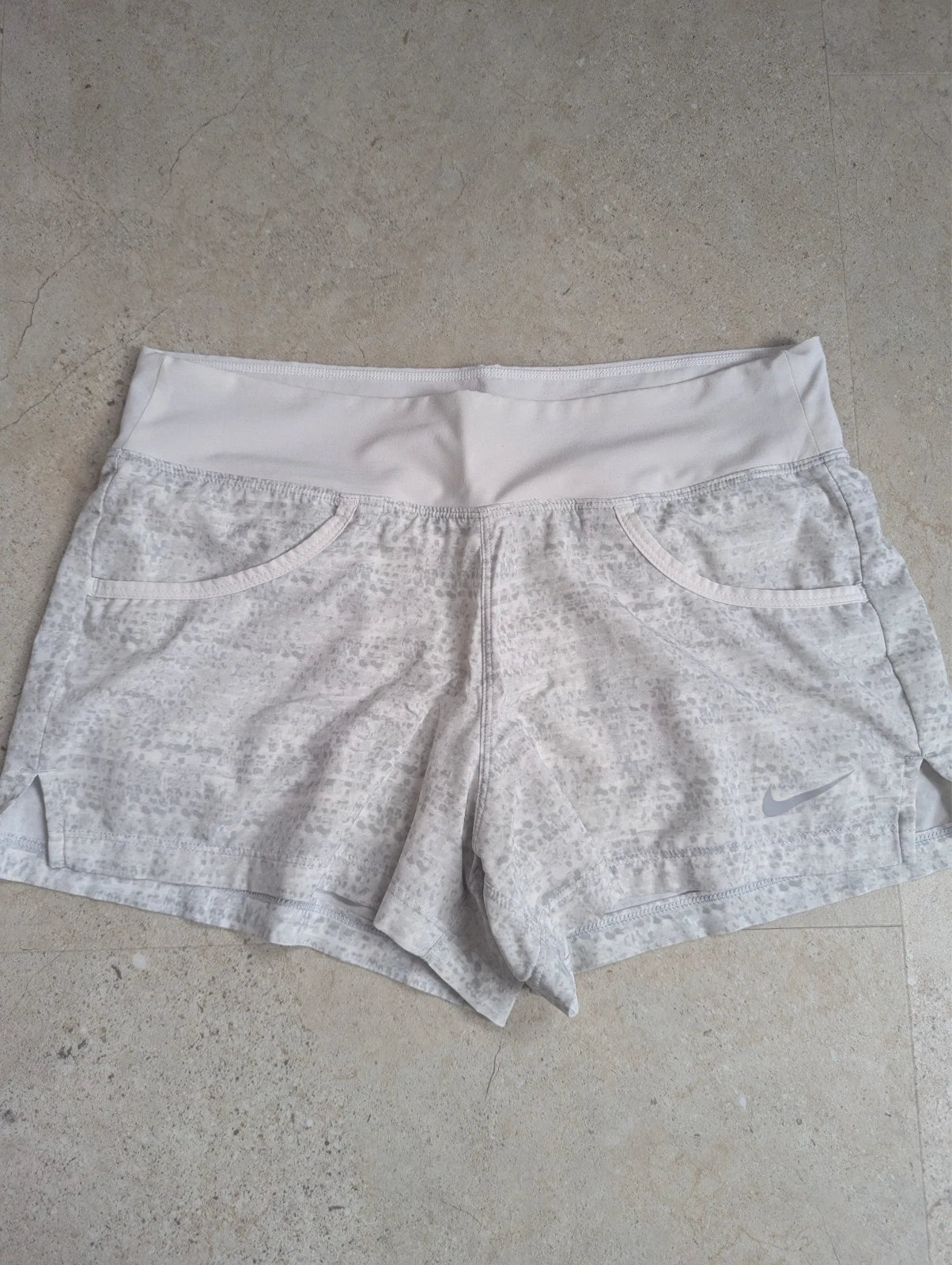 Short 2 en 1 Nike blanc